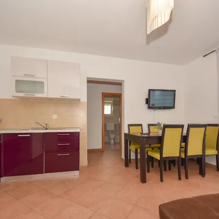 Ivor-5 By Interhome Appartement Ugljan